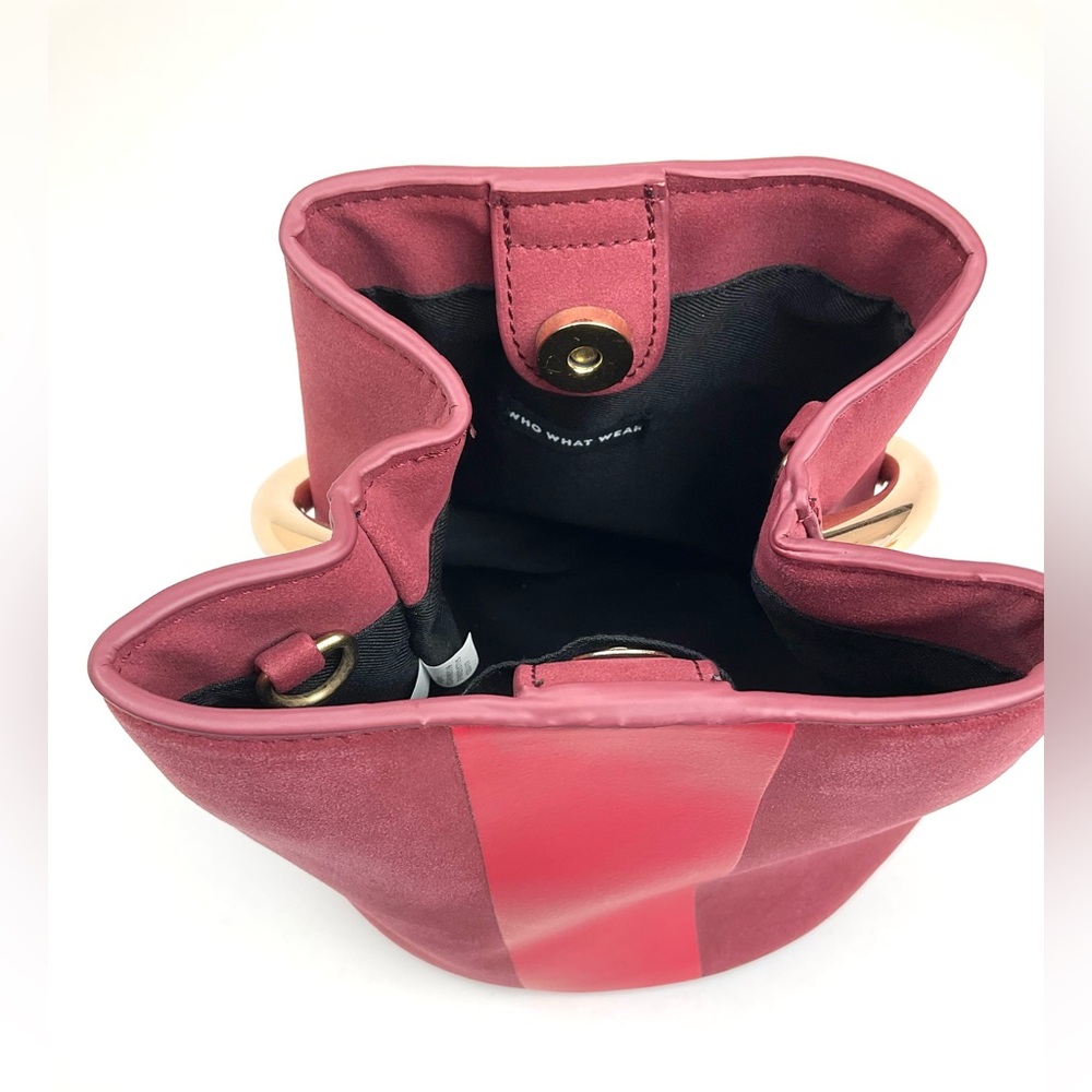 Who What Wear small bucket bag with handle and crossbody chain link strap. - Picture 4 of 10